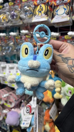 THEVOLTAGE.CL POKEMON CENTER ACCESORIOS MASCOTS LLAVERO FROAKIE