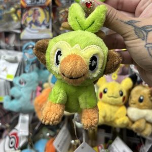 THEVOLTAGE.CL POKEMON CENTER POKEMON MASCOTS LLAVERO GROOKEY