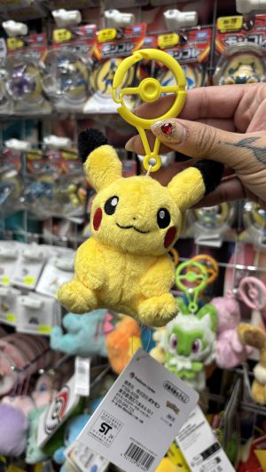 THEVOLTAGE.CL POKEMON CENTER ACCESORIOS MASCOTS LLAVERO PIKACHU