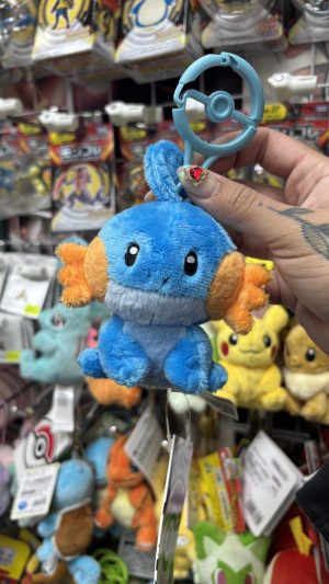 THEVOLTAGE.CL POKEMON CENTER ACCESORIOS MASCOTS LLAVERO MUDKIP