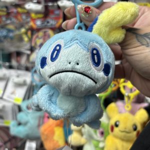 THEVOLTAGE.CL POKEMON CENTER POKEMON MASCOTS LLAVERO SOBBLE