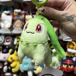 THEVOLTAGE.CL POKEMON CENTER ACCESORIOS MASCOTS LLAVERO CHIKORITA