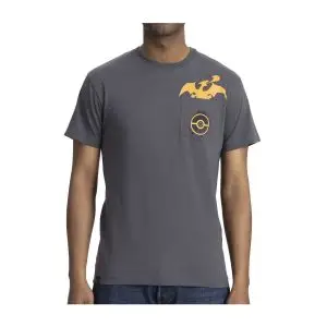 THEVOLTAGE.CL POKEMON CENTER VESTUARIO POLERA CHARIZARD TALLA M