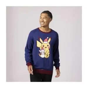 THEVOLTAGE.CL POKEMON CENTER VESTUARIO CHALECO PIKACHU NAVIDAD TALLA L