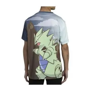 THEVOLTAGE.CL POKEMON CENTER VESTUARIO POLERA TYRANITAR TALLA XL