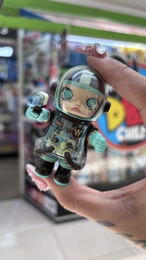 -      POP MART MOLLY MEGA SPACE 100% BLIND BOX - Imagen 2