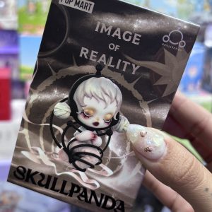 –      POP MART SKULLPANDA OF REALITY BLIND BOX