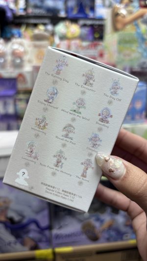 -      POP MART SKULLPANDA THE WARMTH SERIES BLIND BOX - Imagen 4