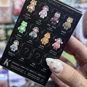 POP MART MOLLY MEGA SPACE 100% BLIND BOX