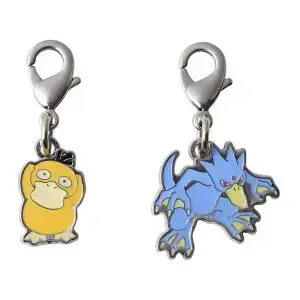 THEVOLTAGE.CL POKEMON CENTER ACCESORIOS DIJE DOBLE