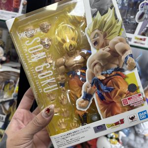 DRAGON BALL S.H.FIGUARTS SUPER SAIYAN SON GOKU -LEGENDARY SUPER SAIYAN-