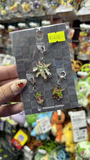 THEVOLTAGE.CL POKEMON CENTER ACCESORIOS PIN TRIPLE
