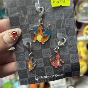THEVOLTAGE.CL POKEMON CENTER ACCESORIOS PIN TRIPLE