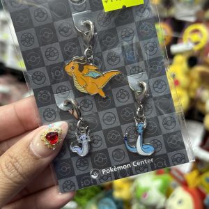 THEVOLTAGE.CL POKEMON CENTER ACCESORIOS PIN TRIPLE