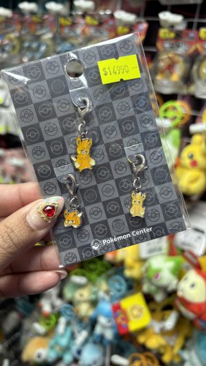 THEVOLTAGE.CL POKEMON CENTER ACCESORIOS PIN TRIPLE