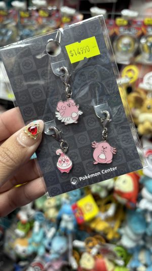 THEVOLTAGE.CL POKEMON CENTER ACCESORIOS PIN TRIPLE