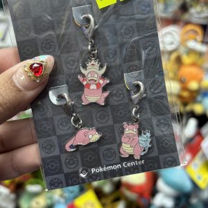 THEVOLTAGE.CL POKEMON CENTER ACCESORIOS PIN TRIPLE