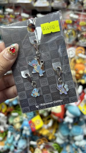 THEVOLTAGE.CL POKEMON CENTER ACCESORIOS PIN TRIPLE