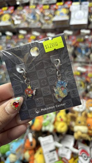 THEVOLTAGE.CL POKEMON CENTER ACCESORIOS PIN DOBLE