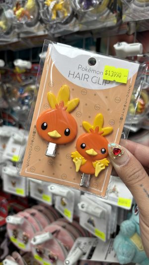 THEVOLTAGE.CL POKEMON CENTER ACCESORIOS PINCHES CABELLO
