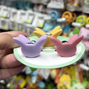 THEVOLTAGE.CL POKEMON CENTER ACCESORIOS PINCHES CABELLO