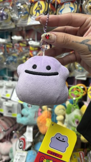 THEVOLTAGE.CL POKEMON CENTER ACCESORIOS LLAVERO POKEMON DOLLS DITTO