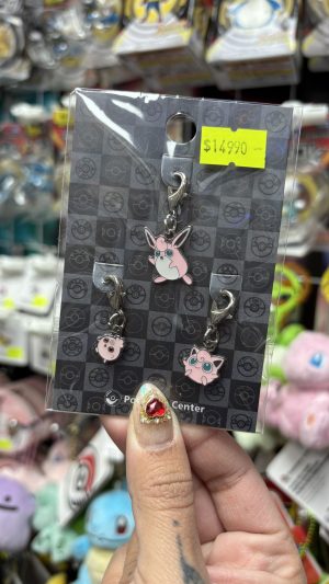 THEVOLTAGE.CL POKEMON CENTER ACCESORIOS DIJE TRIPLE