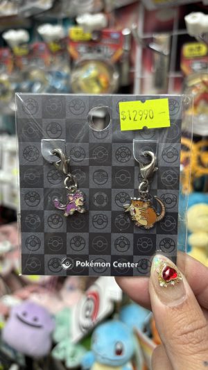 THEVOLTAGE.CL POKEMON CENTER ACCESORIOS DIJE DOBLE