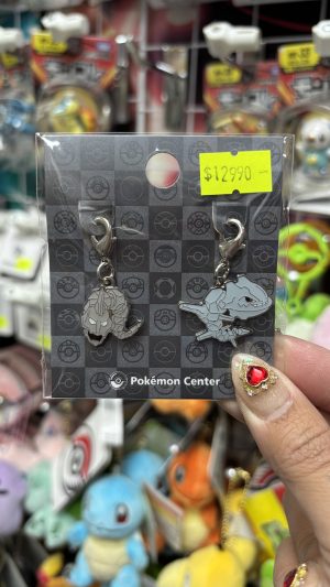 THEVOLTAGE.CL POKEMON CENTER ACCESORIOS DIJE DOBLE