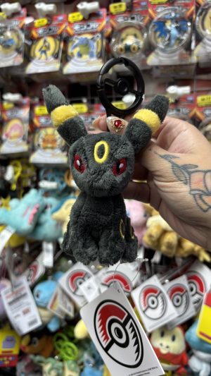 THEVOLTAGE.CL POKEMON CENTER ACCESORIOS MASCOTS LLAVERO UMBREON