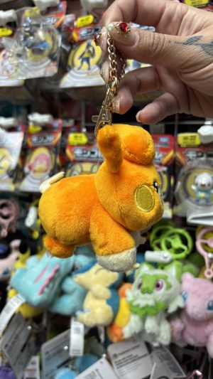 THEVOLTAGE.CL POKEMON CENTER ACCESORIOS ALL STAR LLAVERO MASCOTA PAWMI - Imagen 2