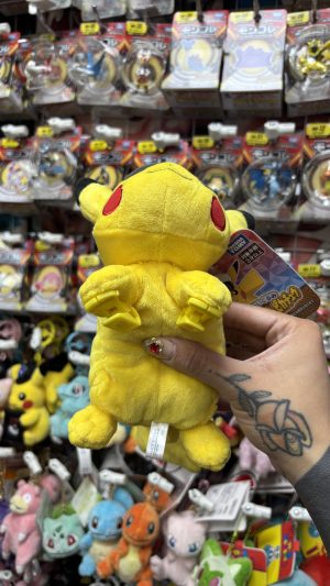 THEVOLTAGE.CL POKEMON CENTER ACCESORIOS PIKACHU DE HOMBRO - Imagen 3