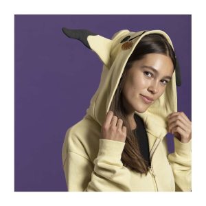 THEVOLTAGE.CL POKEMON CENTER VESTUARIO POLERÓN MIMIKYU TALLA L - Imagen 4