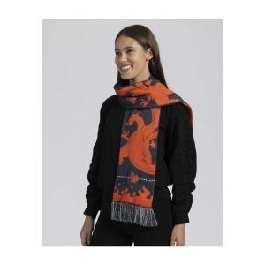 – THEVOLTAGE.CL POKEMON CENTER VESTUARIO BUFANDA CHARIZARD