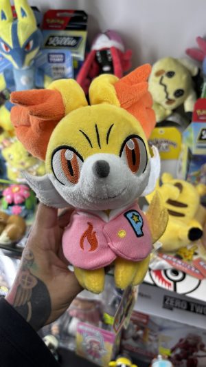 THEVOLTAGE.CL POKEMON CENTER ANAHEIM FENNEKIN PLUSH