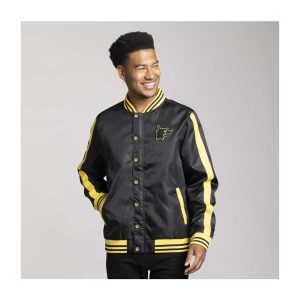 THEVOLTAGE.CL POKEMON CENTER VESTUARIO CHAQUETA BOMBER PIKACHU TALLA L - Imagen 4