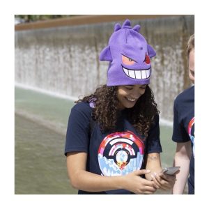 THEVOLTAGE.CL POKEMON CENTER VESTUARIO GORRO WINTER GENGAR - Imagen 2