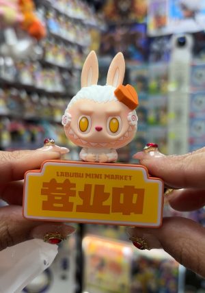 -    POP MART LABUBU BLIND BOX IMAN CON LUZ - Imagen 2