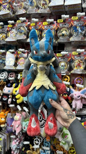 THEVOLTAGE.CL POKEMON CENTER MEGA LUCARIO