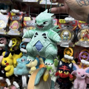 THEVOLTAGE.CL POKEMON CENTER ACCESORIOS MAGNÉTICO LLAVERO TYRANITAR