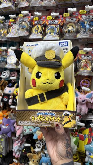 THEVOLTAGE.CL POKEMON CENTER TAKARA TOMY CAPITAN PIKACHU