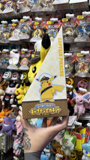 THEVOLTAGE.CL POKEMON CENTER TAKARA TOMY CAPITAN PIKACHU - Imagen 2