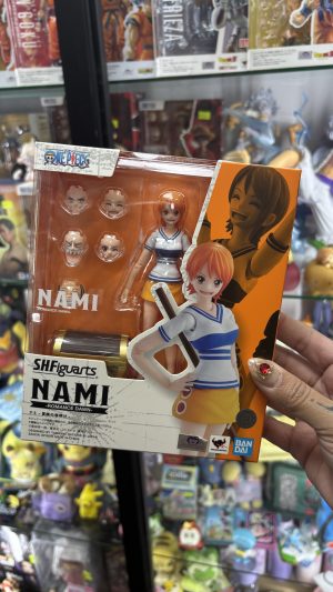 -     ONE PIECE S.H.FIGUARTS NAMI ROMANCE DAWN