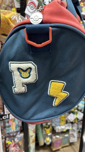 THEVOLTAGE.CL POKEMON CENTER ANAHEIM BOLSO WORLDS 2025 - Imagen 4