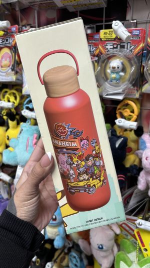 THEVOLTAGE.CL POKEMON CENTER ANAHEIM BOTELLA AGUA 500ML
