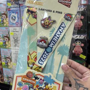 THEVOLTAGE.CL POKEMON CENTER ANAHEIM SET PIN&LANYARD