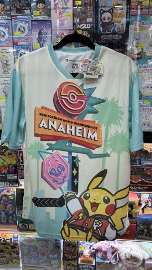 THEVOLTAGE.CL POKEMON CENTER ANAHEIM POLERA TALLA L