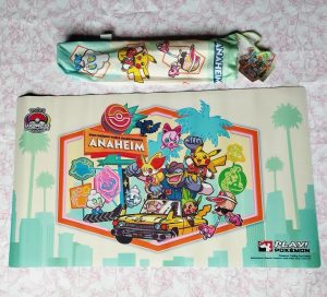 THEVOLTAGE.CL POKEMON CENTER ANAHEIM PLAYMAT - Imagen 2