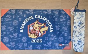 THEVOLTAGE.CL POKEMON CENTER ANAHEIM PLAYMAT - Imagen 2