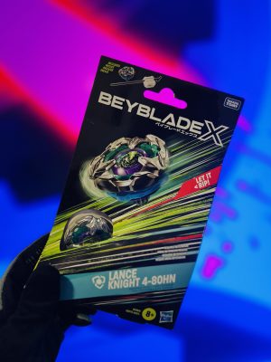 -  BEYBLADE X TAKARA TOMY CON LANZADOR LANCE KNIGTH 4-80